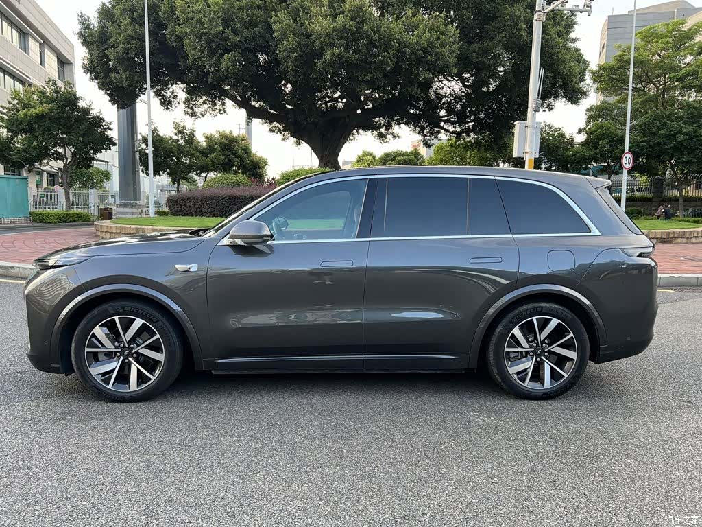 Li Auto L8, 2023 4