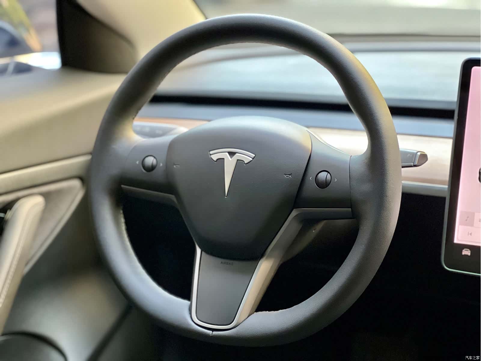 Tesla Model 3, 2021 13