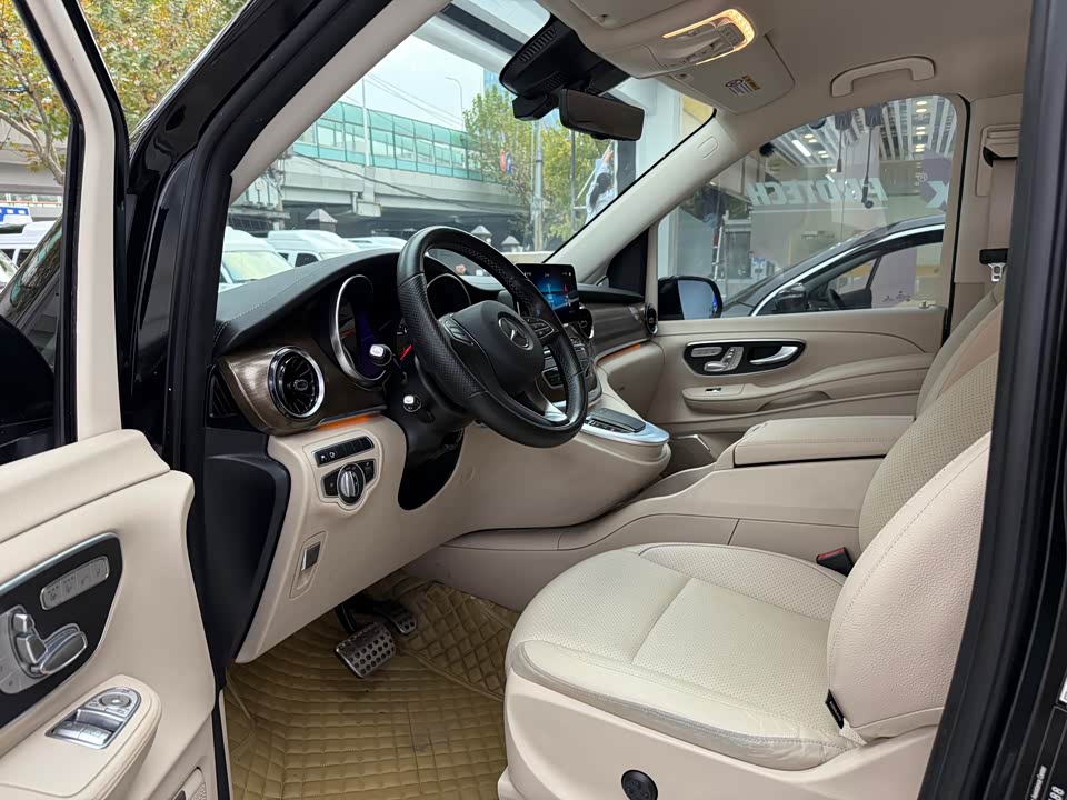 Mercedes-Benz V-class