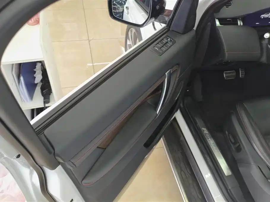 Land Rover Discover sports