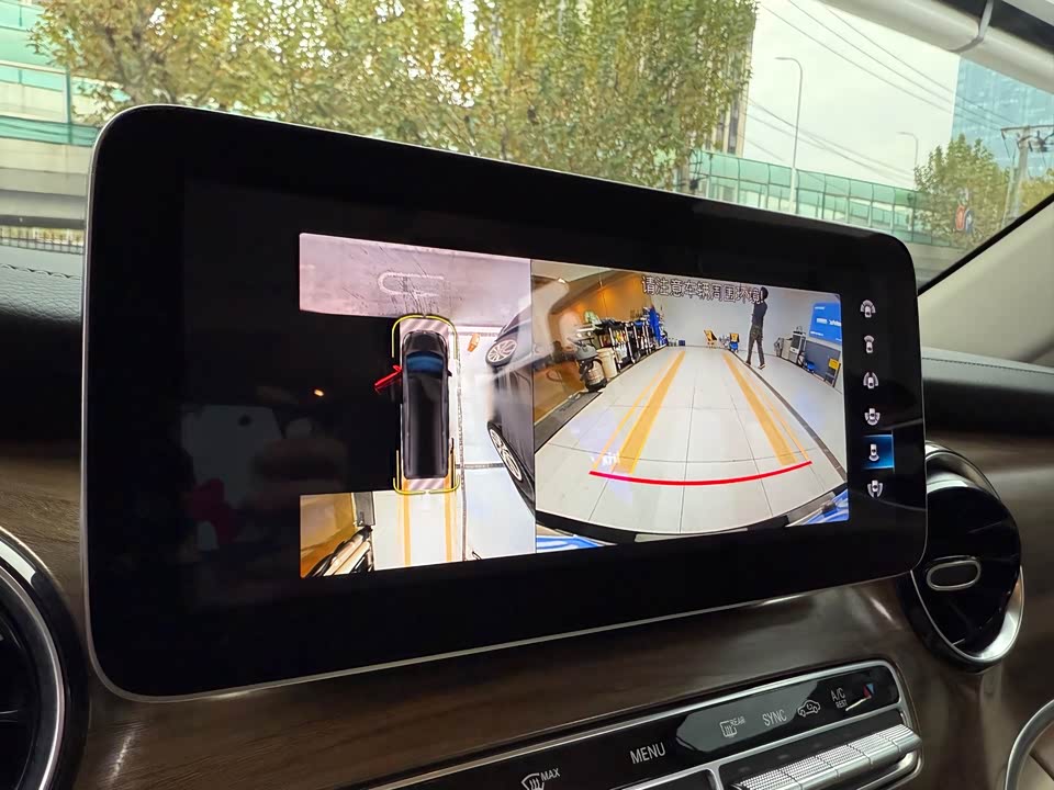 Mercedes-Benz V-class