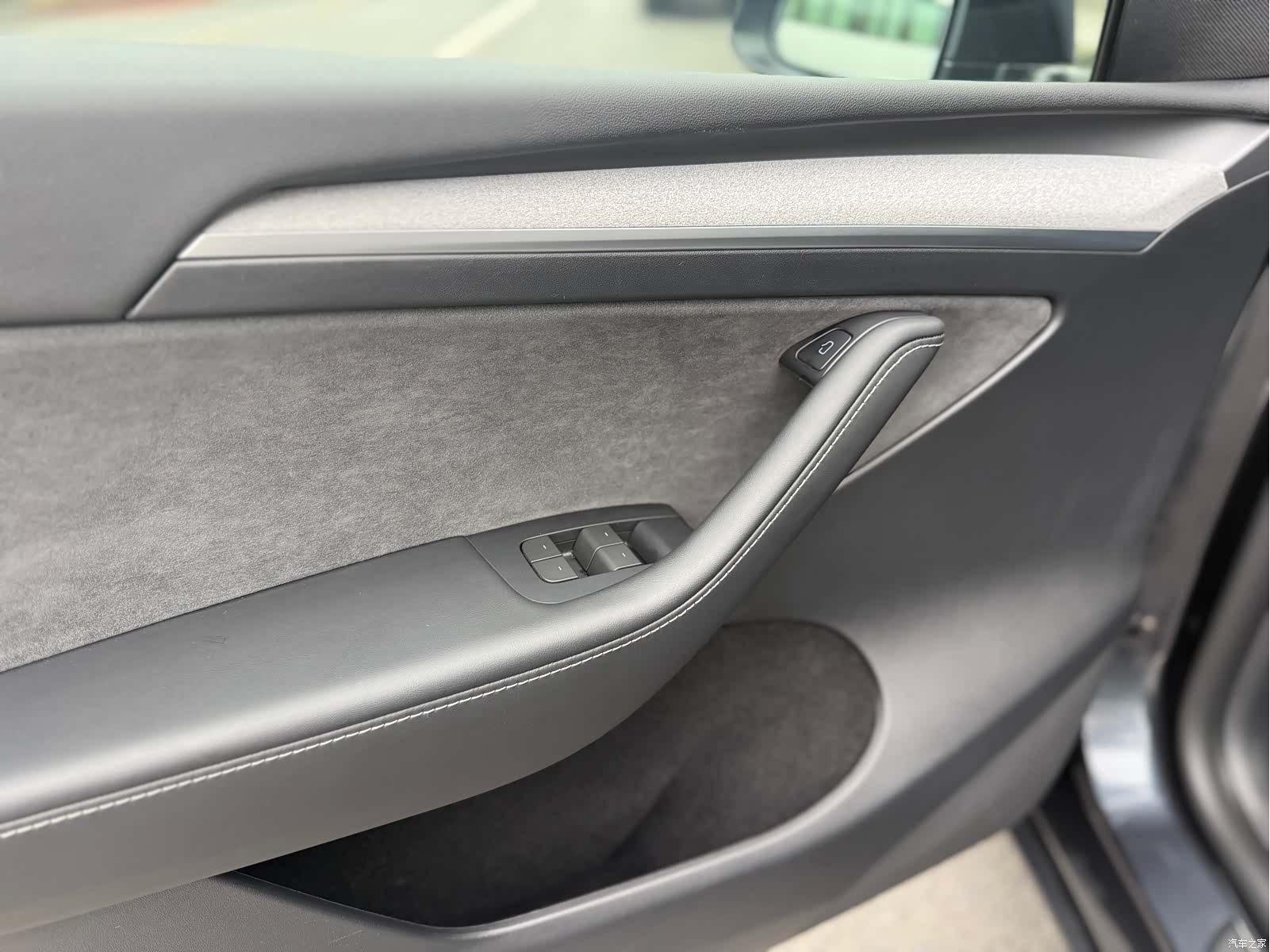 Tesla Model Y, 2024 9