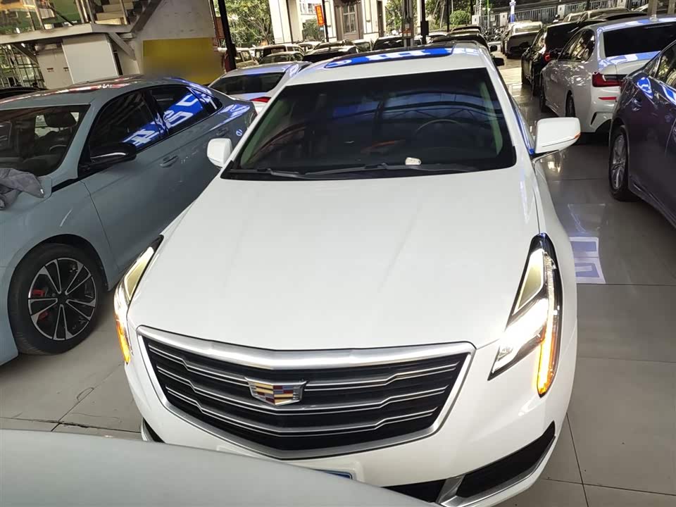 Cadillac XTS