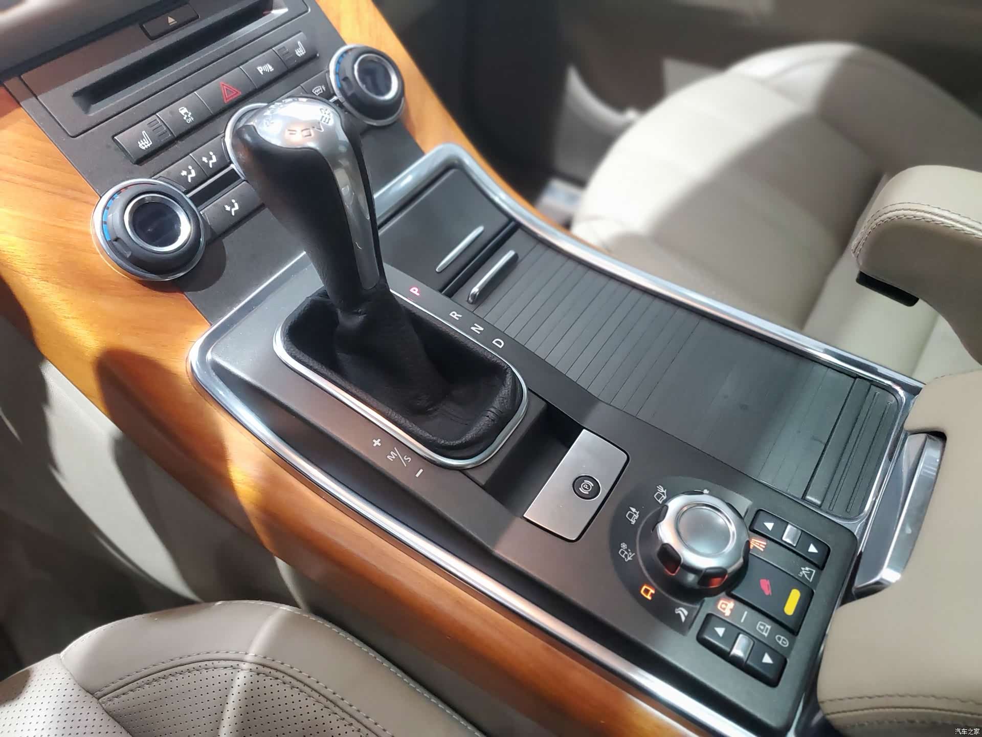 Land Rover Range Rover, 2011 10