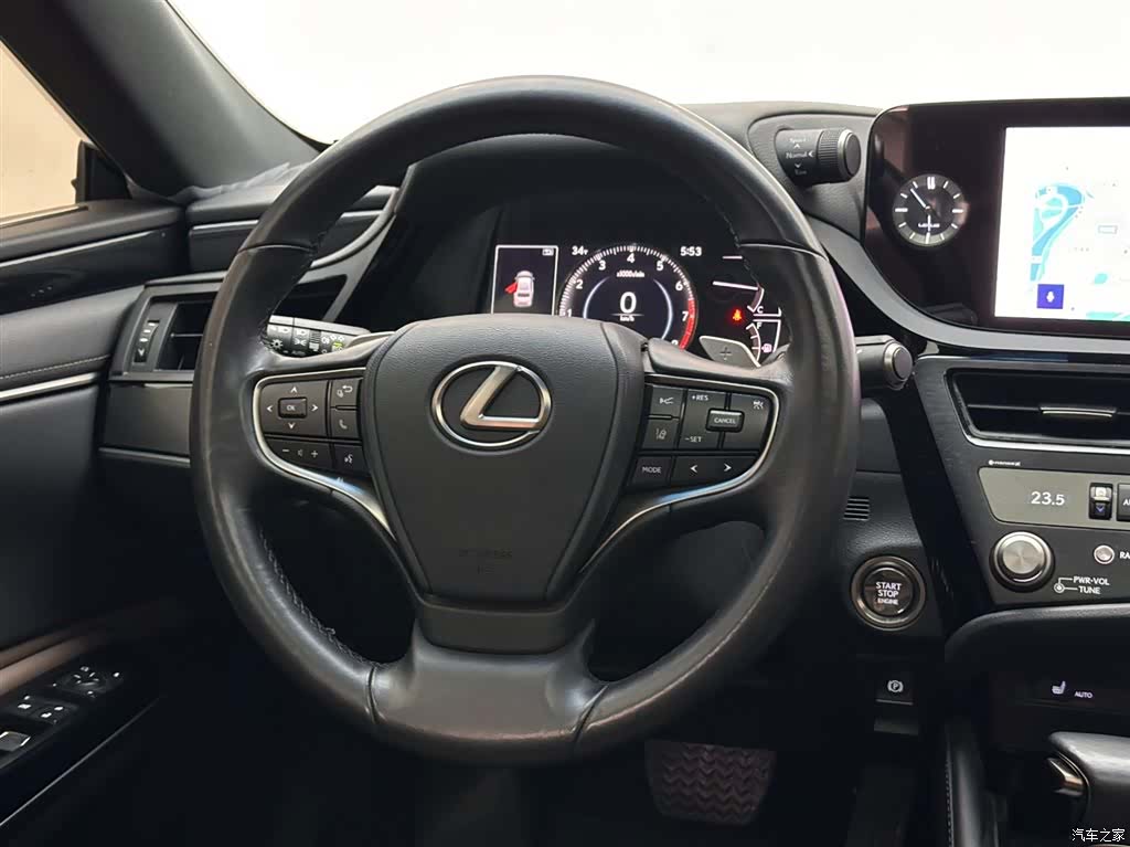 Lexus ES, 2024 12