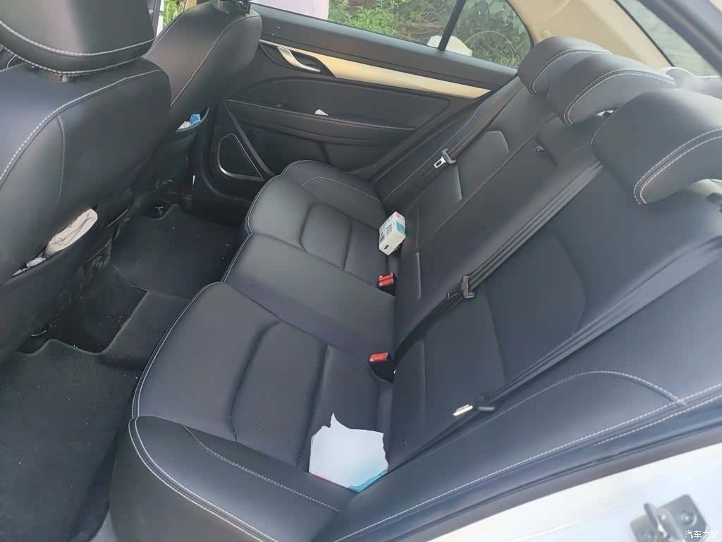 Geely Emgrand, 2018 13