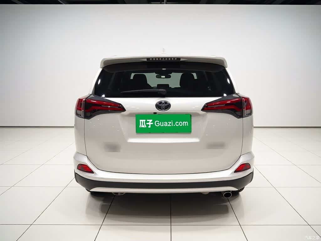 Toyota RAV4, 2017 все фото