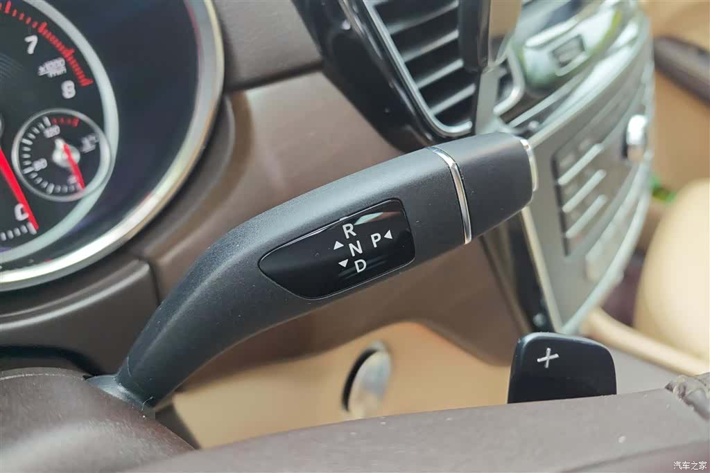 Mercedes-Benz GLE, 2016 16
