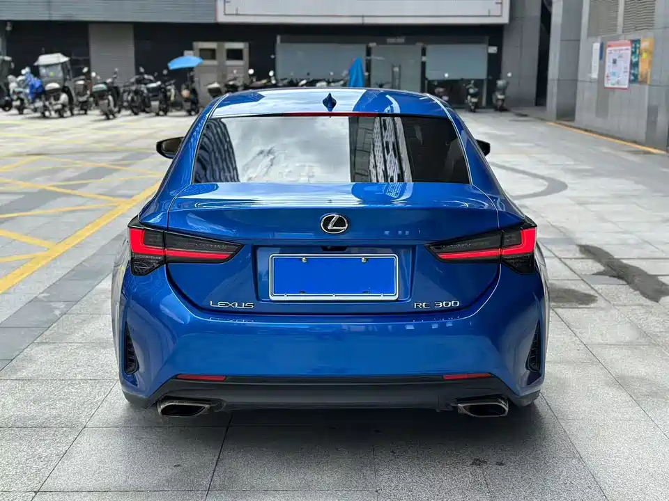 Lexus RC