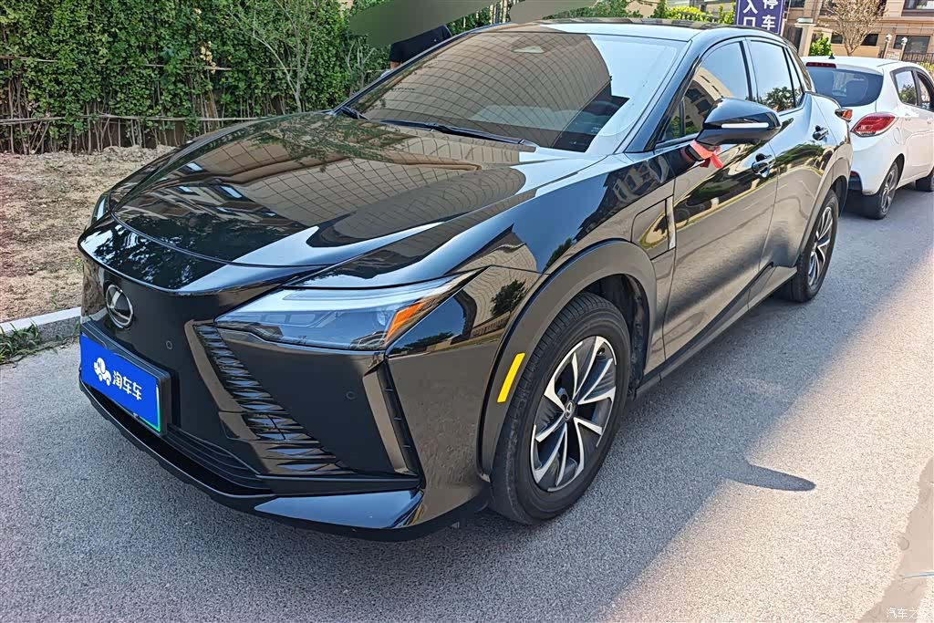 Lexus RZ