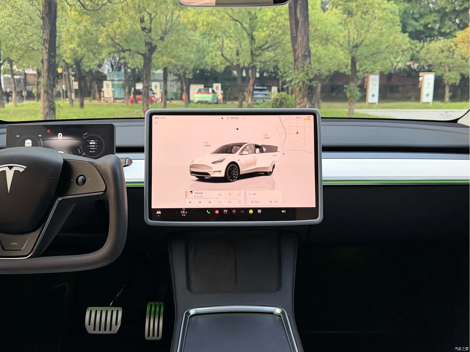 Tesla Model Y, 2023 19