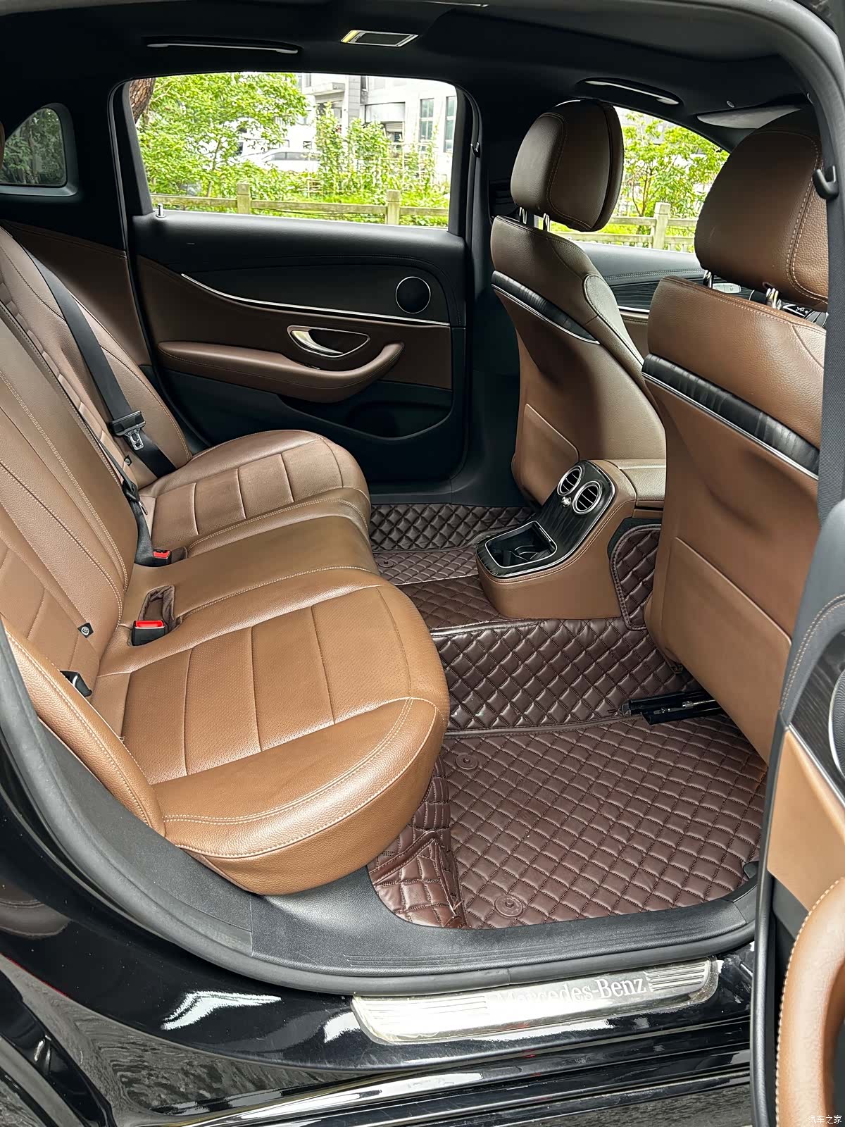 Mercedes-Benz E-Class, 2021 11