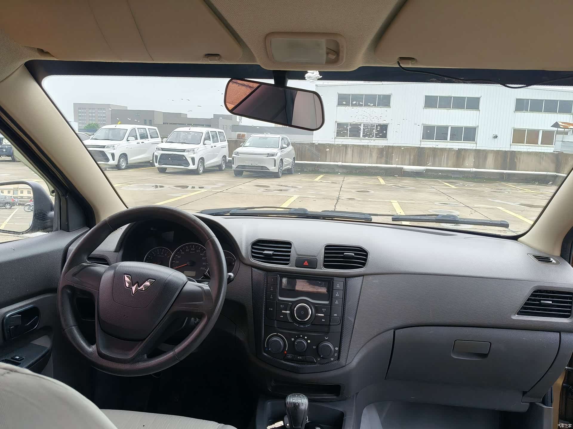 Wuling Hongguang, 2017 10