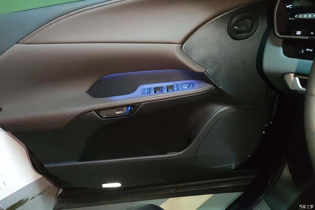 Lexus RX, 2026 7