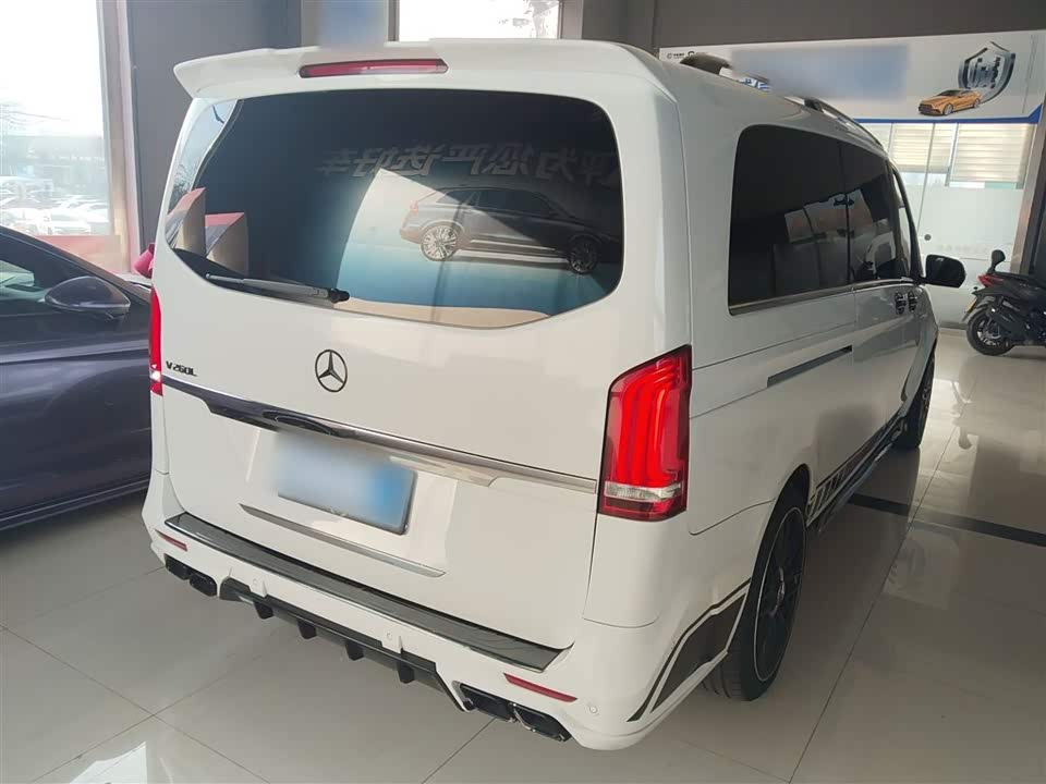 Mercedes-Benz V-class