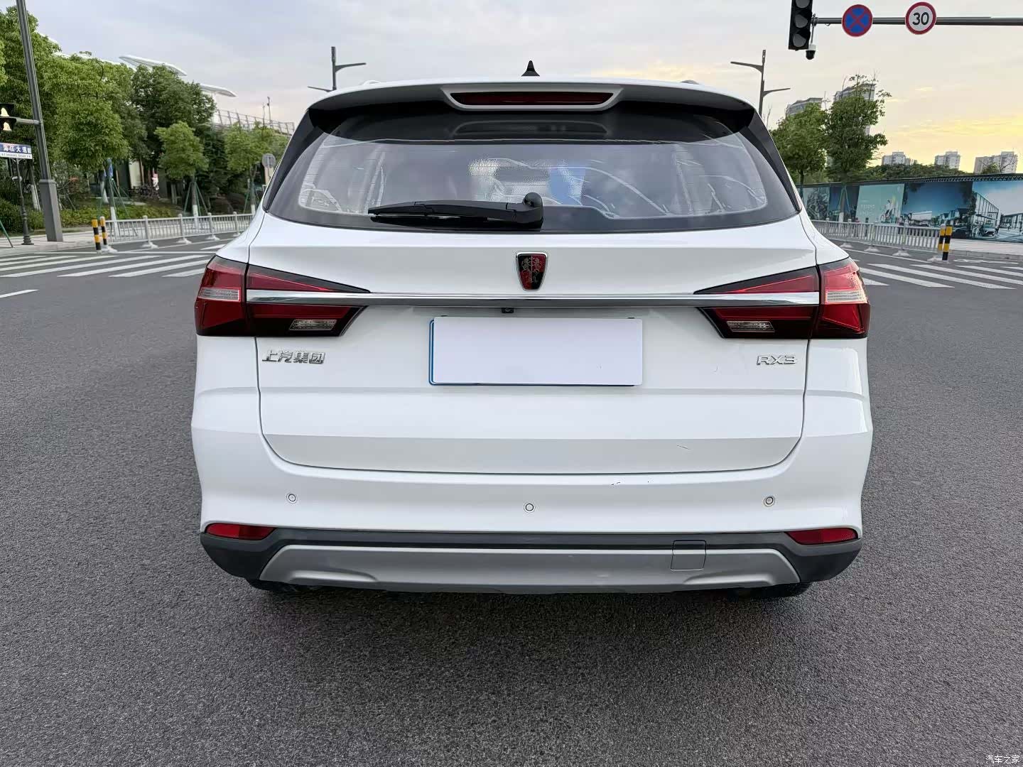 Roewe RX3, 2019 8