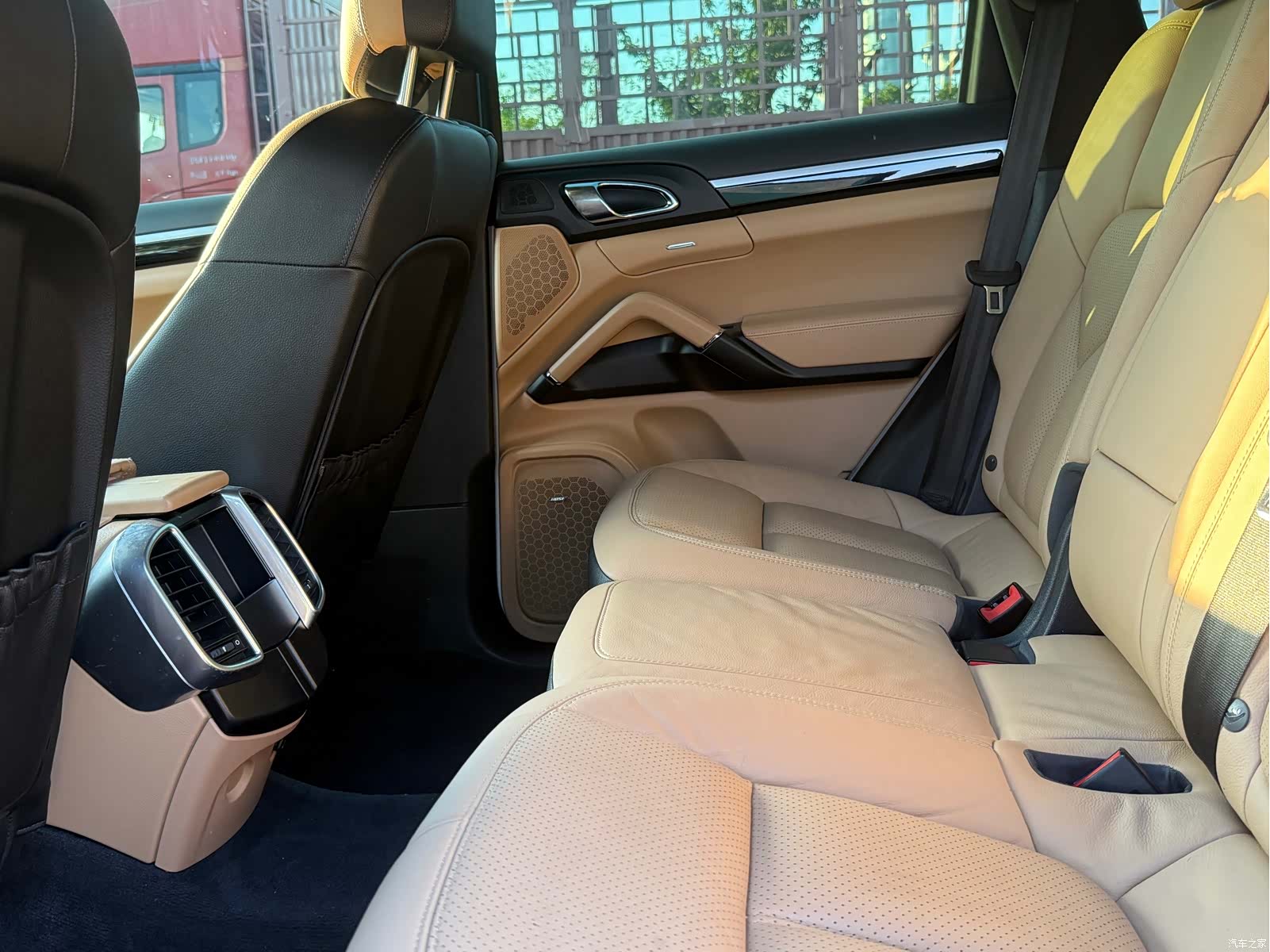 Porsche Cayenne, 2016 9