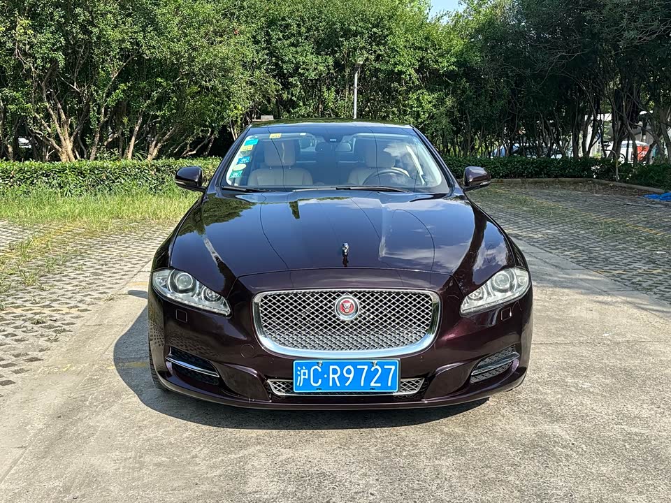 Jaguar XJ Jaguar XJ