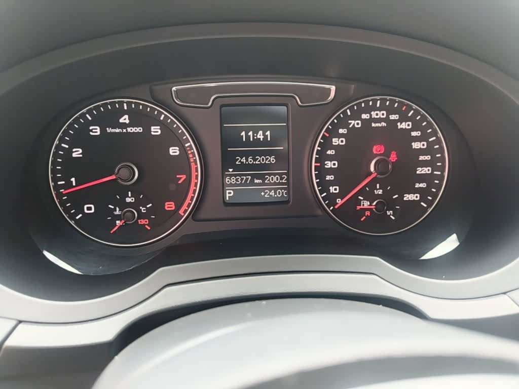 Audi Q3, 2018 12