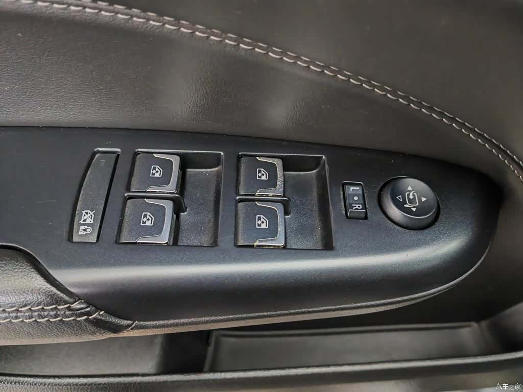 Cadillac SRX, 2014 9