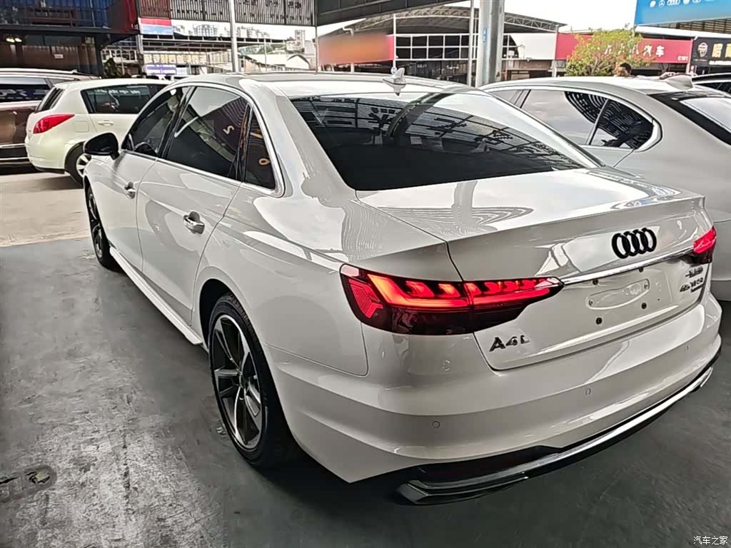 Audi A4L, 2020 все фото