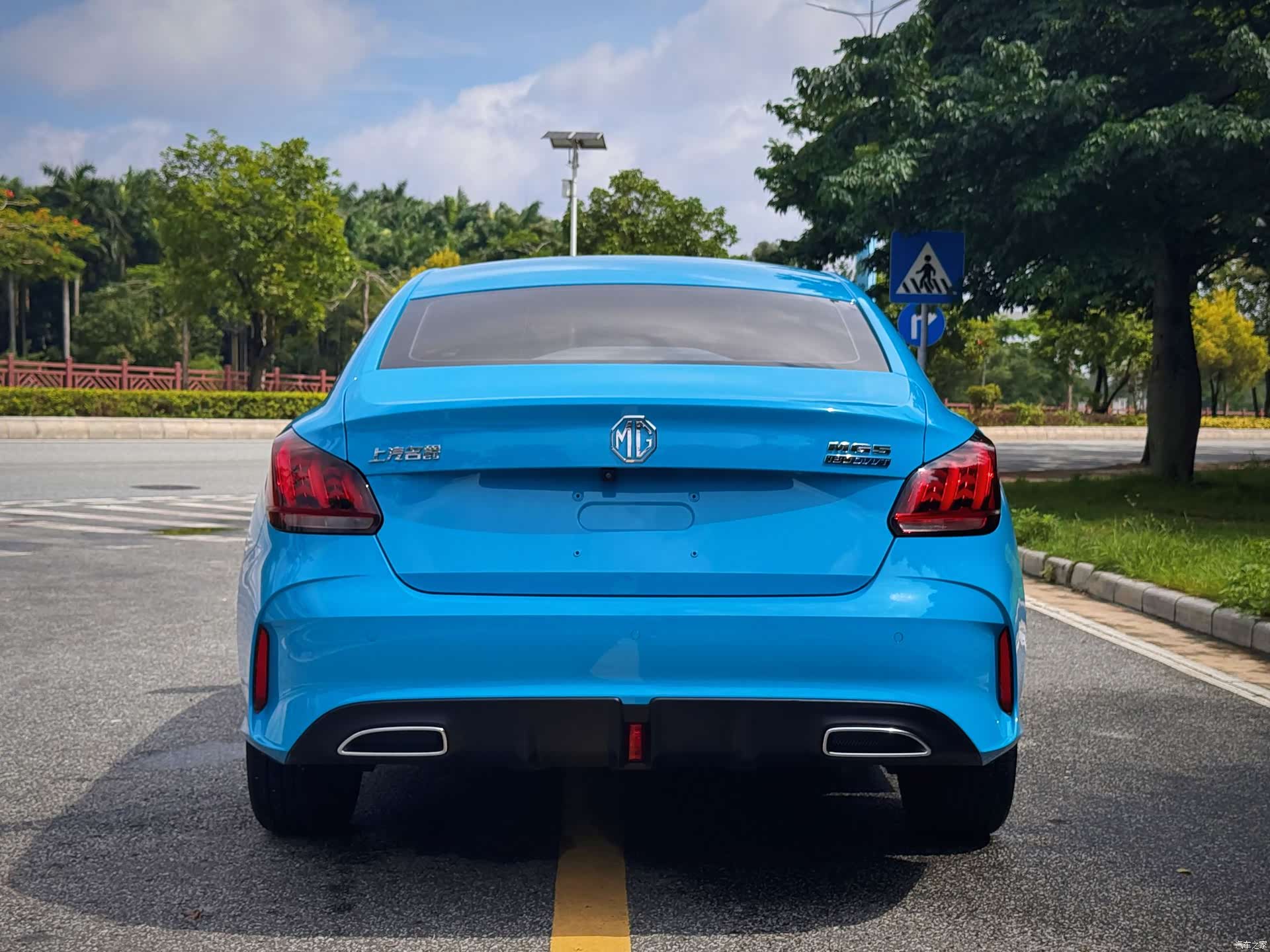 MG MG5, 2023 25