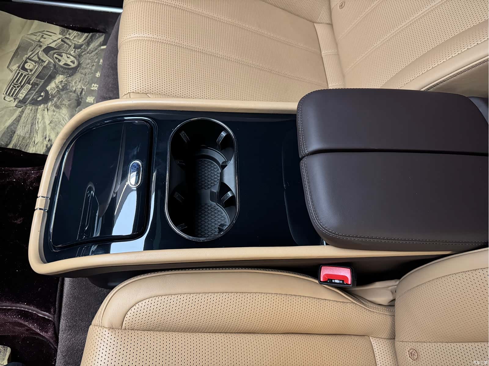 Bentley Bentayga, 2023 25