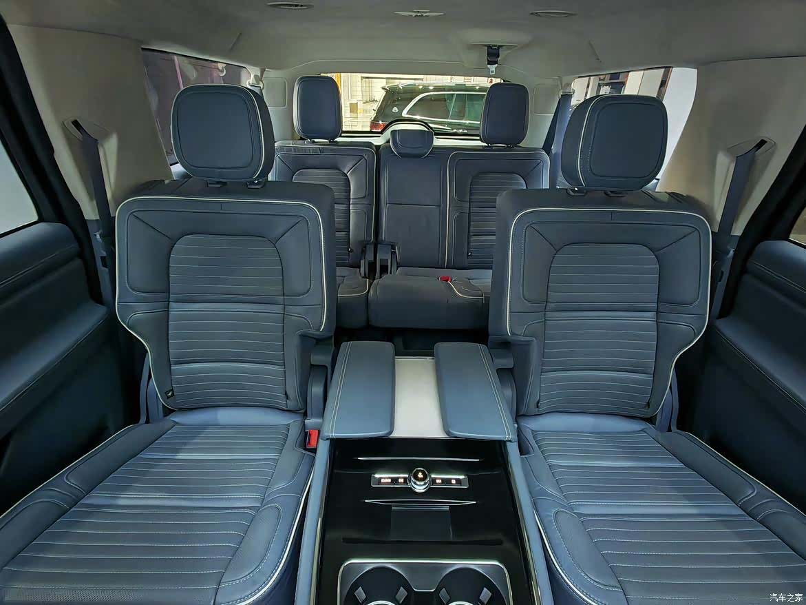 Lincoln Navigator, 2022 17