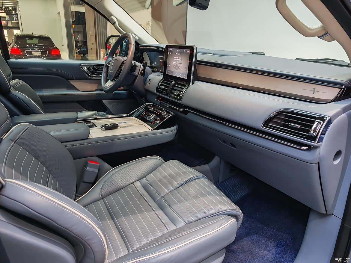 Lincoln Navigator, 2022 19