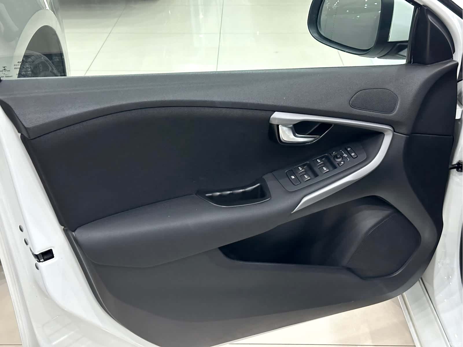 Volvo V40, 2016 9