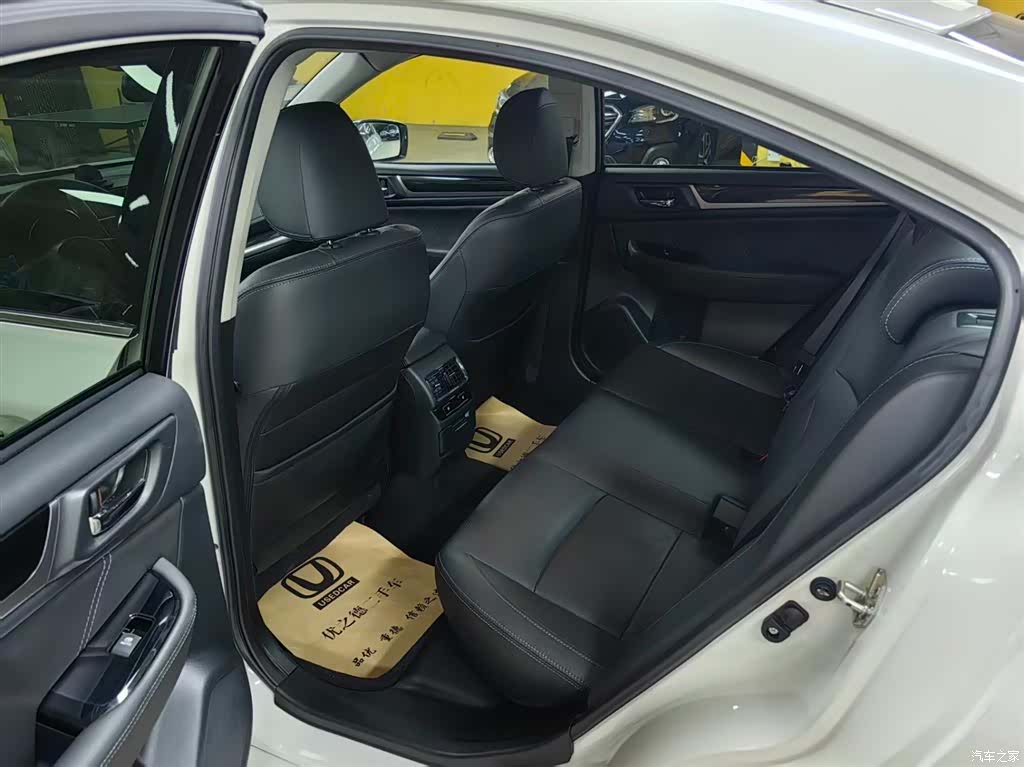 Subaru Legacy, 2017 11