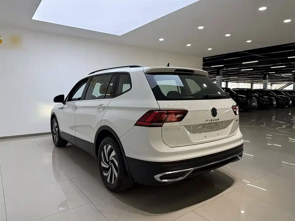 Volkswagen Tiguan L