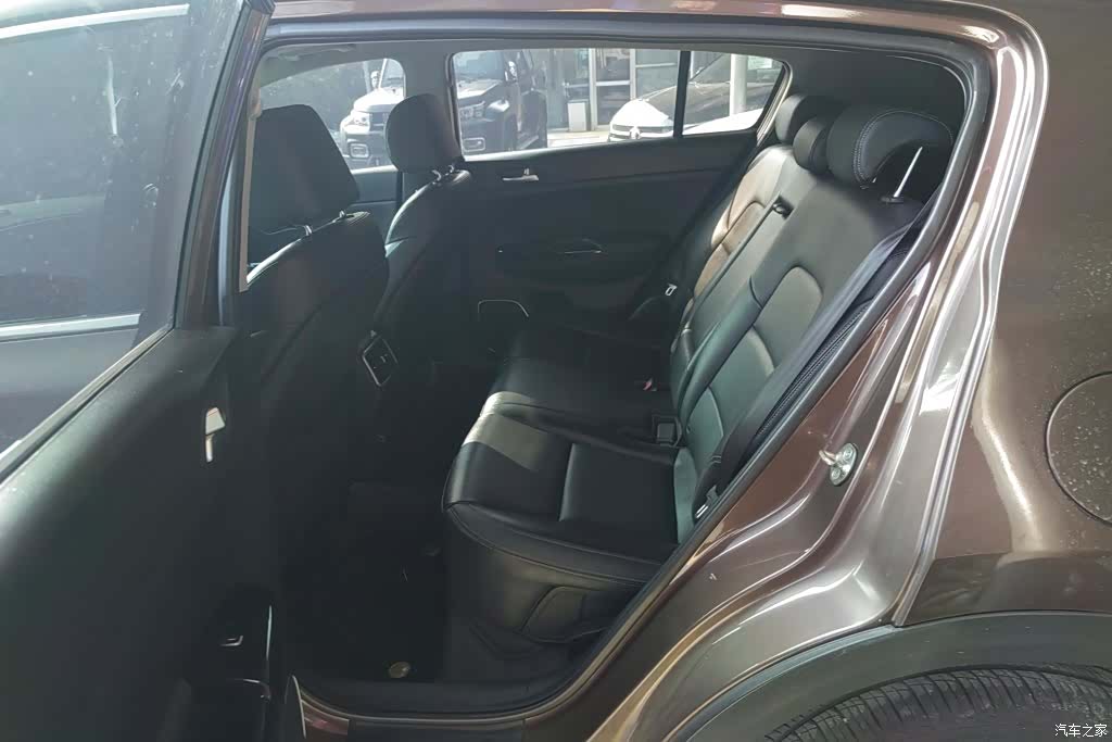 Kia KX5, 2016 11
