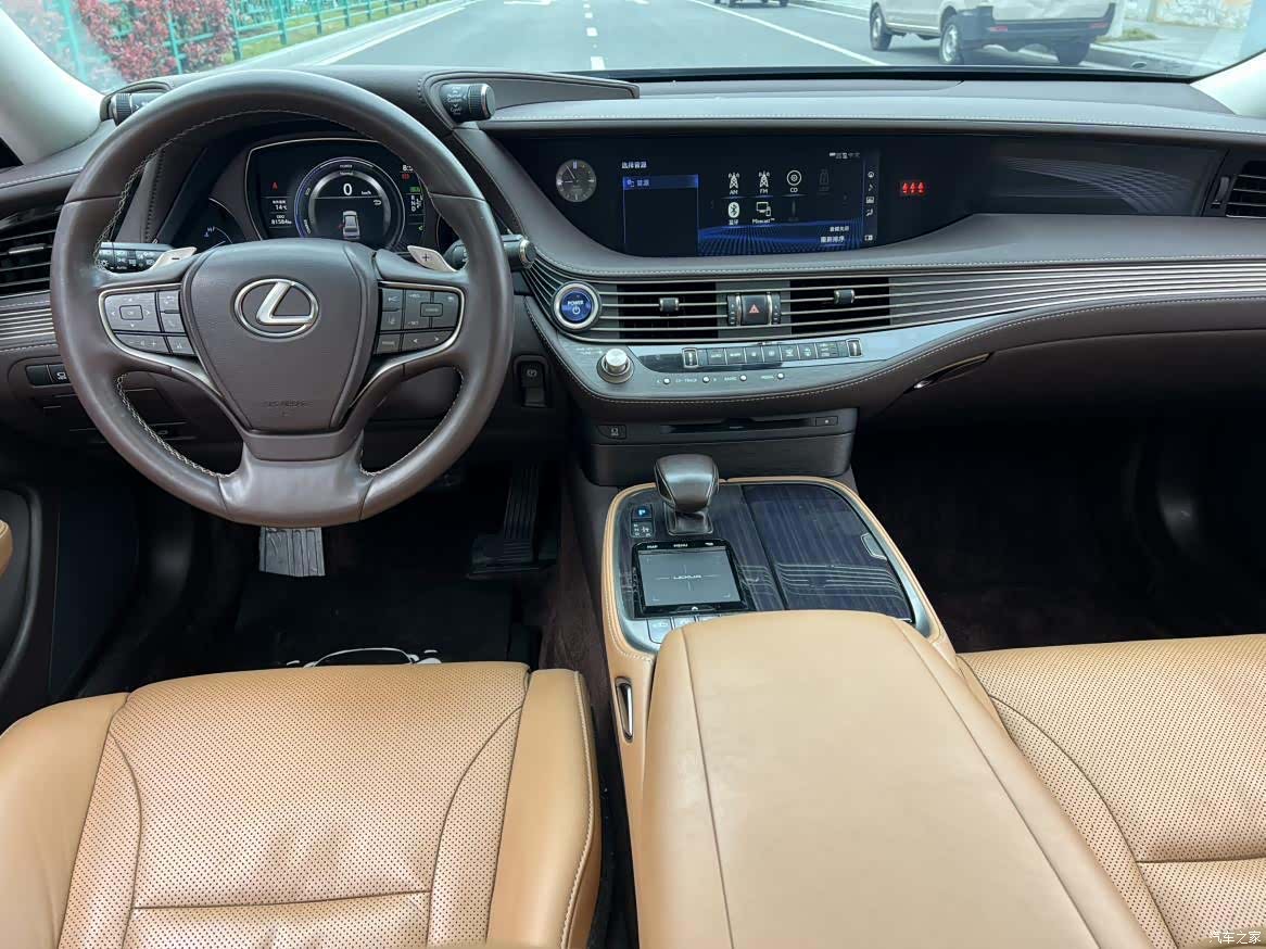 Lexus LS, 2020 4