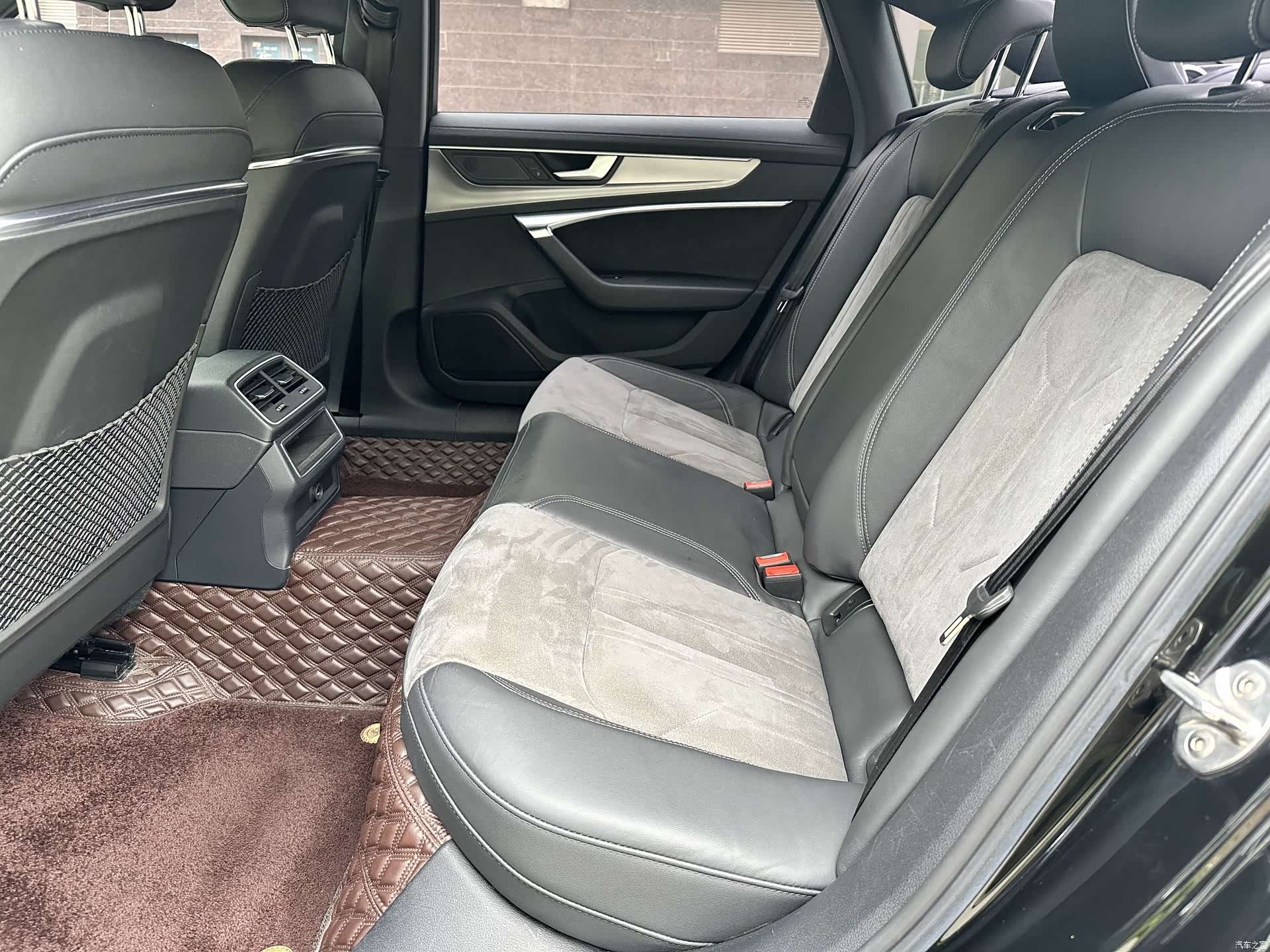Audi A6L, 2019 все фото