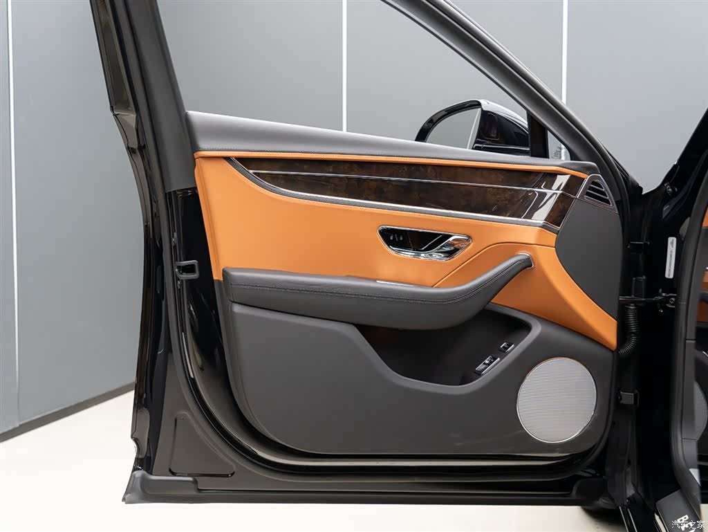 Bentley Flying Spur, 2022 7