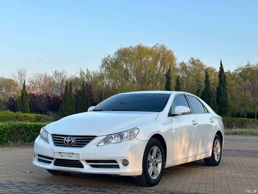 Toyota 2.5V, 2012 1
