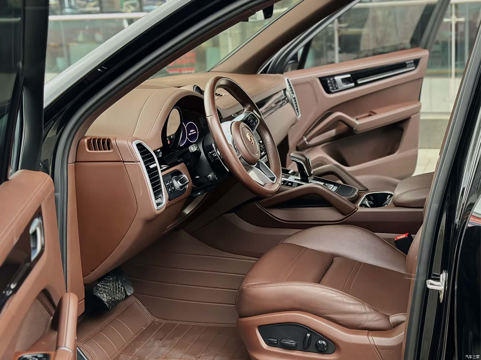 Porsche Cayenne, 2022 все фото
