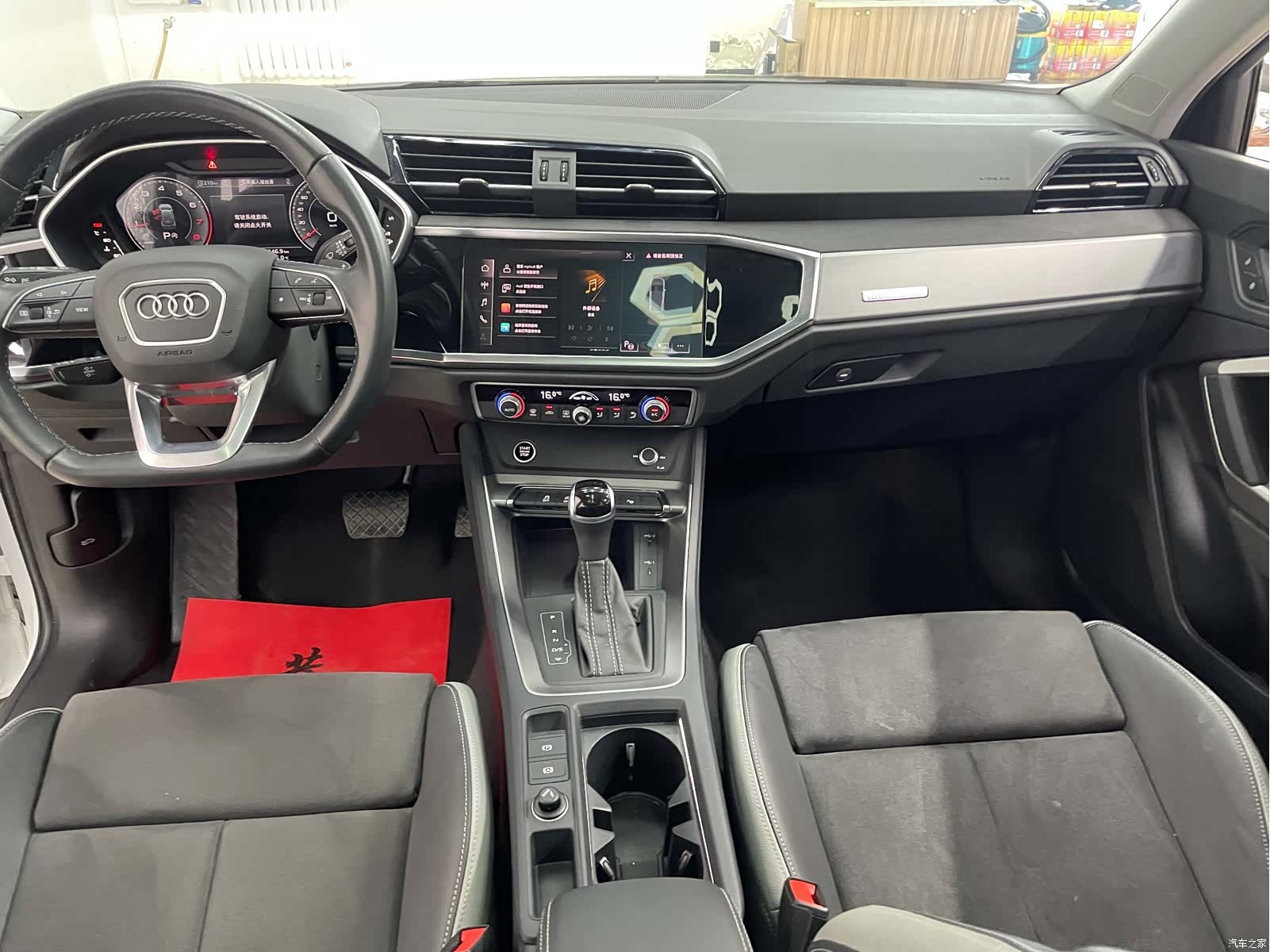 Audi Q3, 2022 10