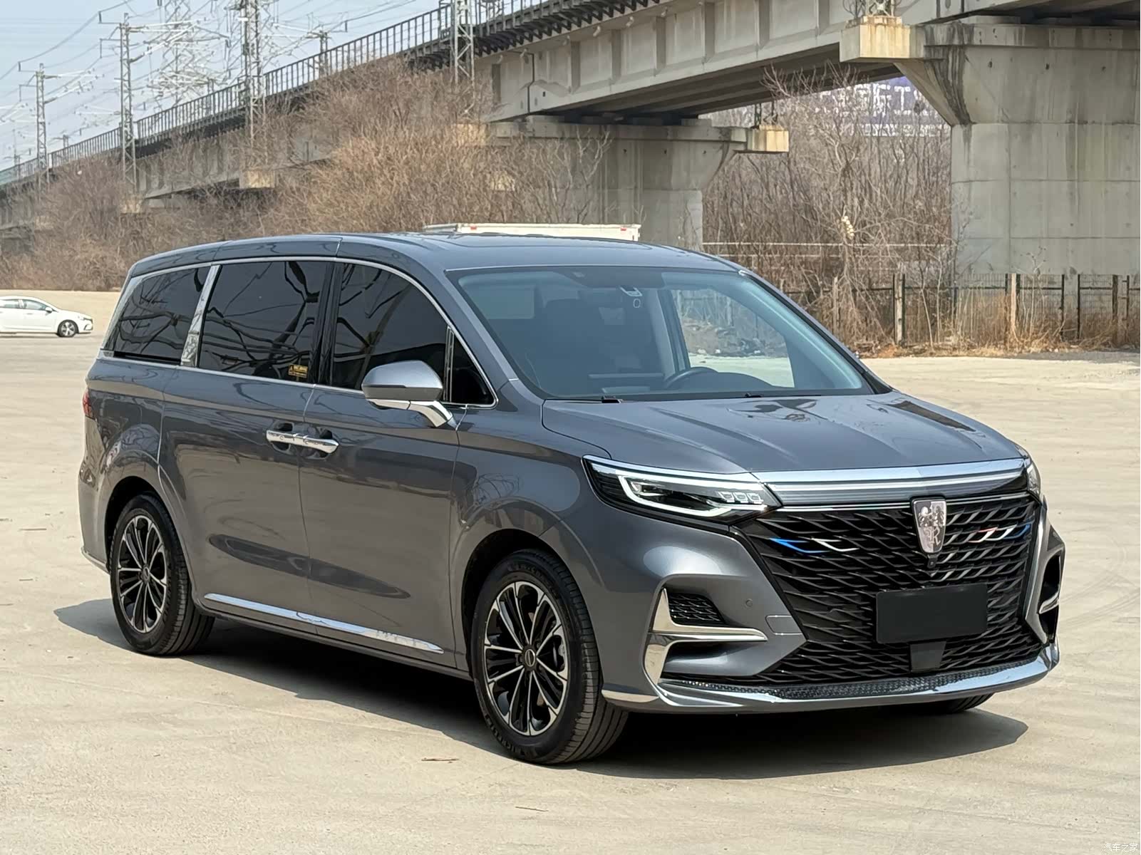 Roewe iMAX8, 2021 3