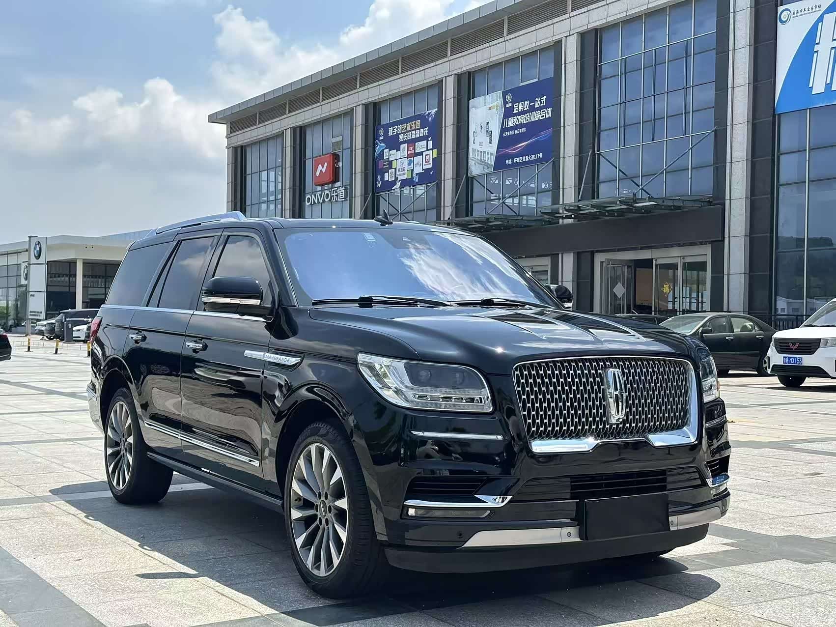 Lincoln Navigator, 2019 3