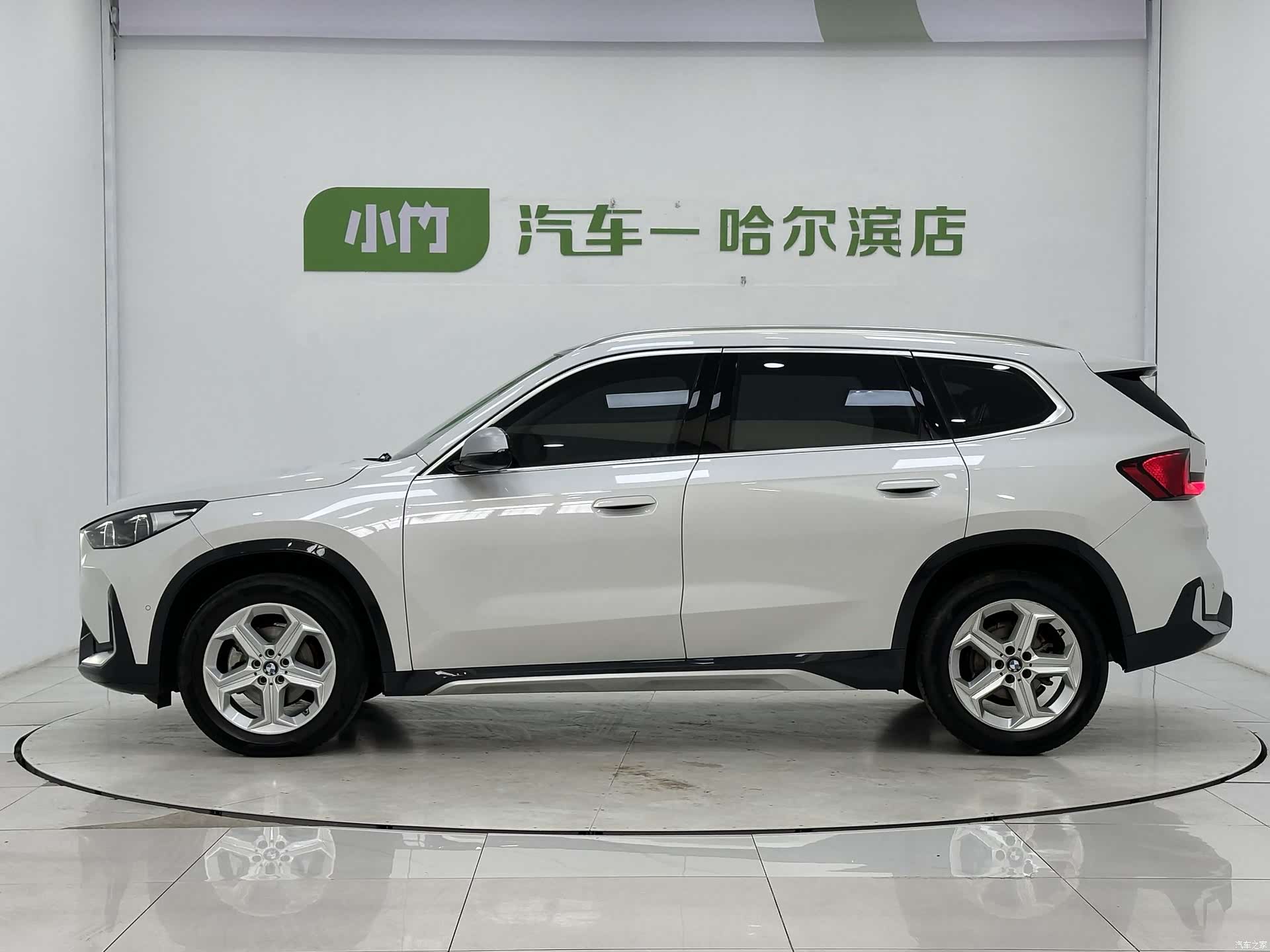 BMW X1, 2023 все фото