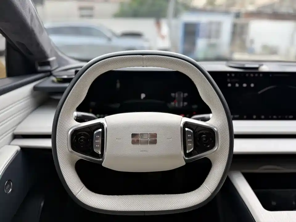 Geely Galaxy Galaxy E8