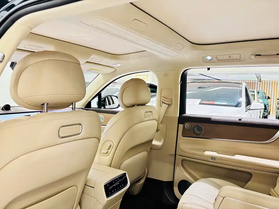 AITO Ask the world M9