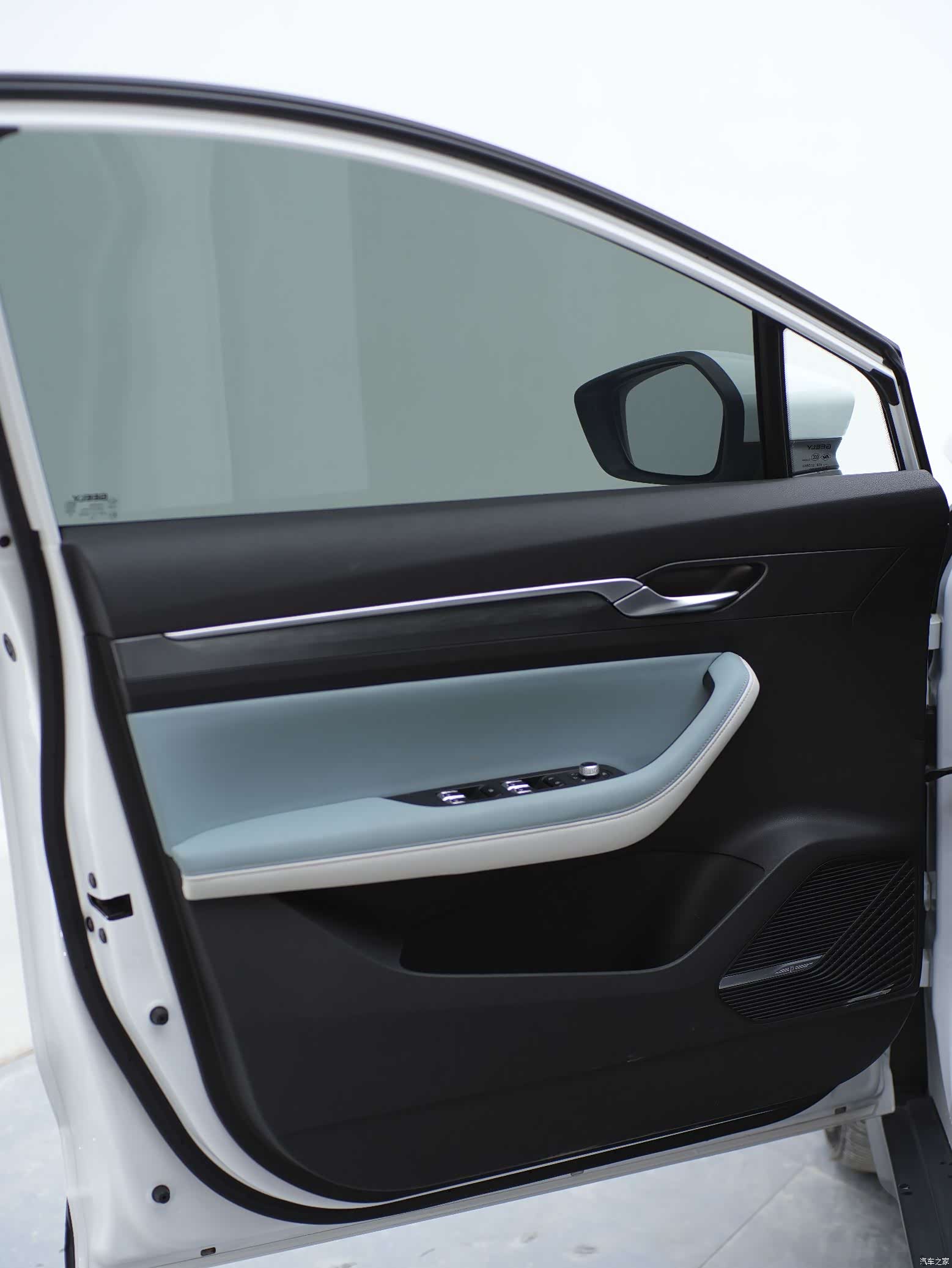 Geely Emgrand, 2022 15