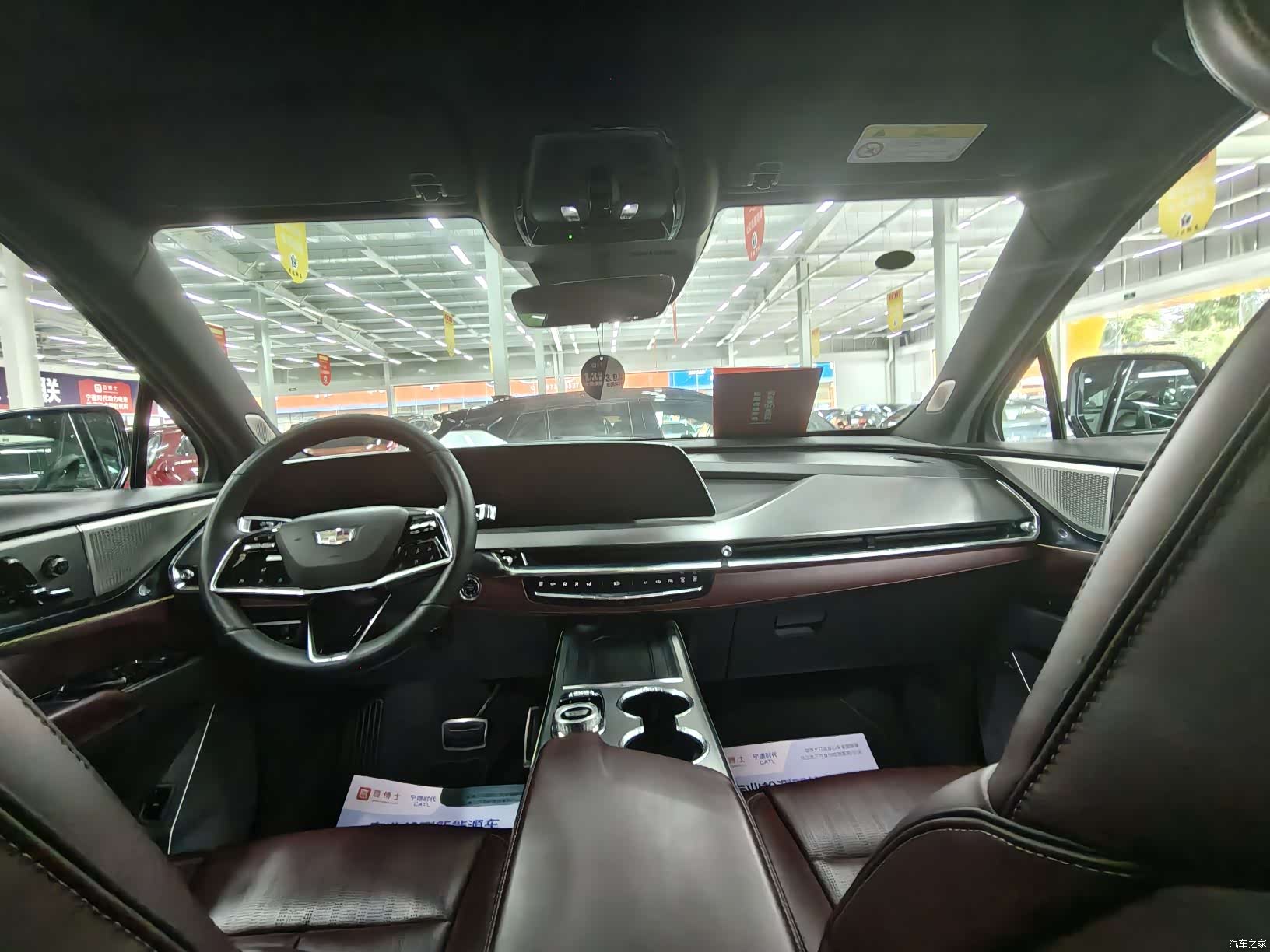 Cadillac XT5, 2025 9