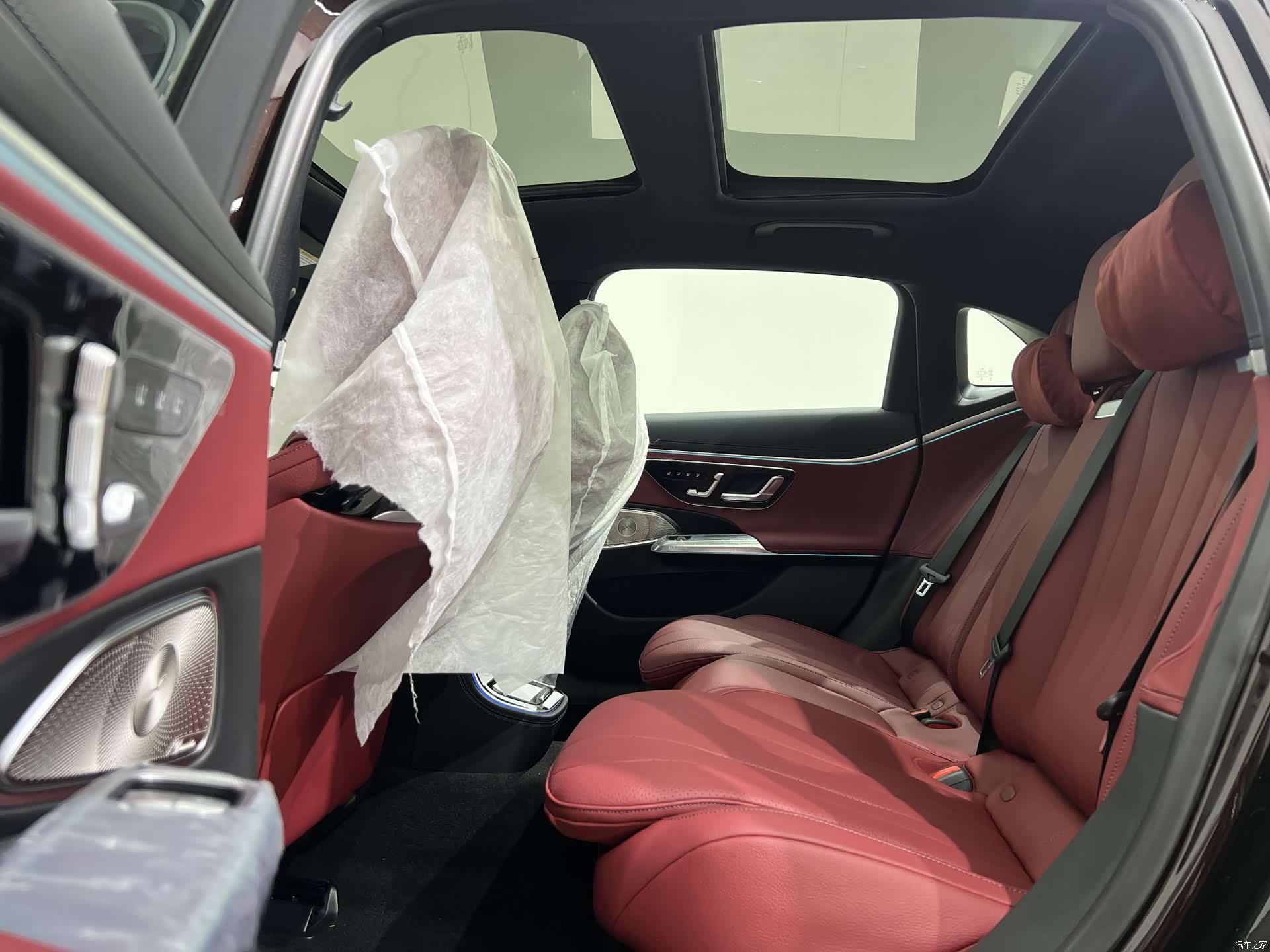 Mercedes-Benz E-Class, 2024 4