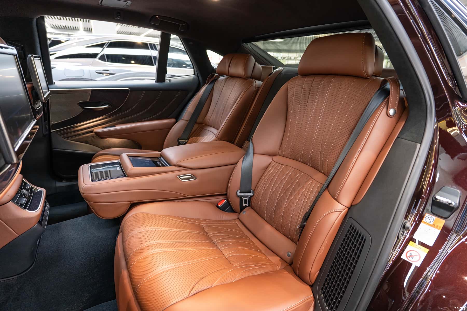 Lexus LS, 2019 12