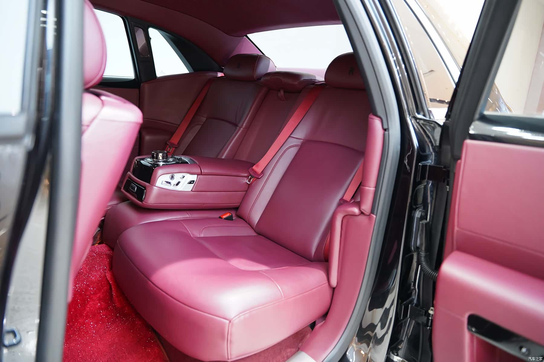 Rolls-Royce Ghost, 2011 20