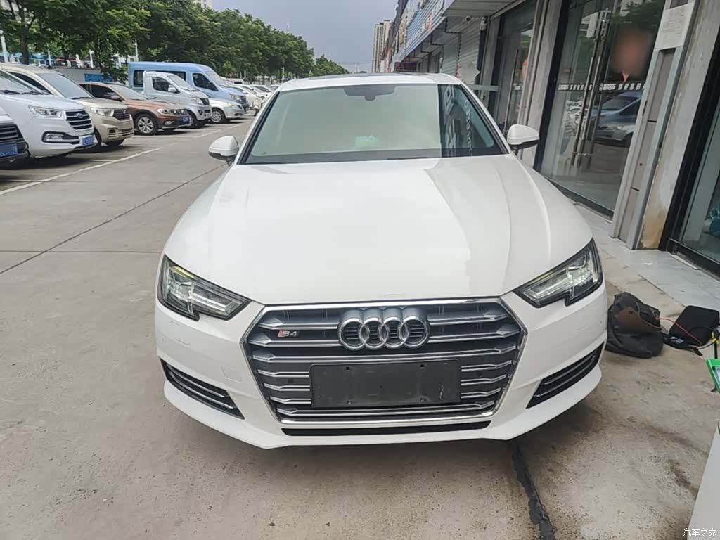 Audi A4L, 2017 3